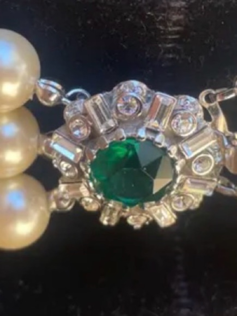 Vintage Carolee 3 Strand Faux Pearl Choker Necklace Emerald Clasp - Picture 4 of 9
